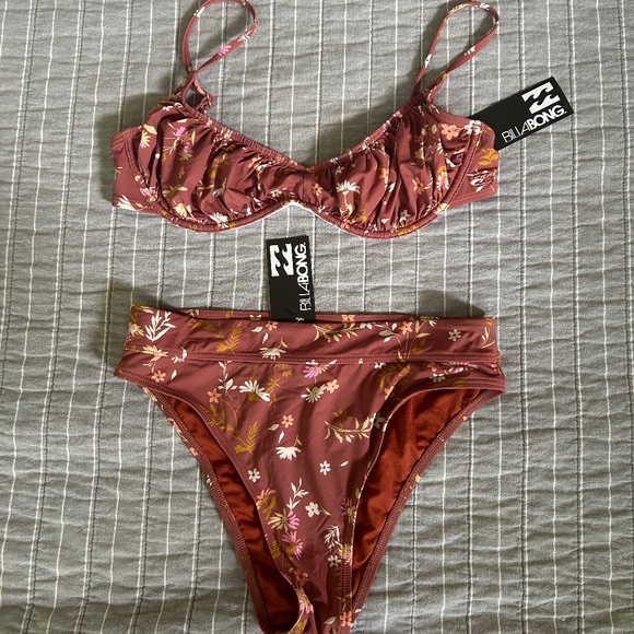 Billabong Other - Billabong swim suit- medium